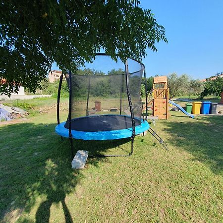 Apartments And Room Ljubica ロパール エクステリア 写真