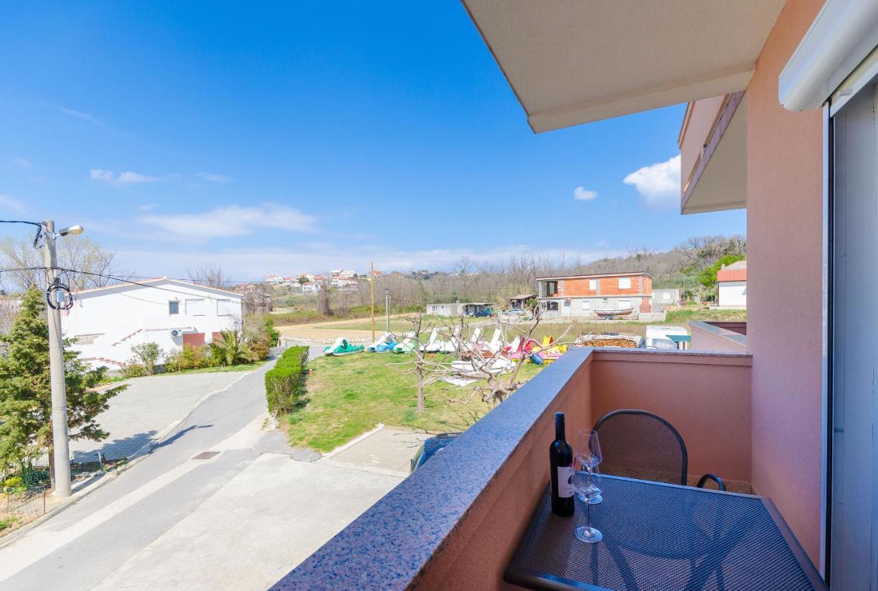 Apartments And Room Ljubica ロパール エクステリア 写真
